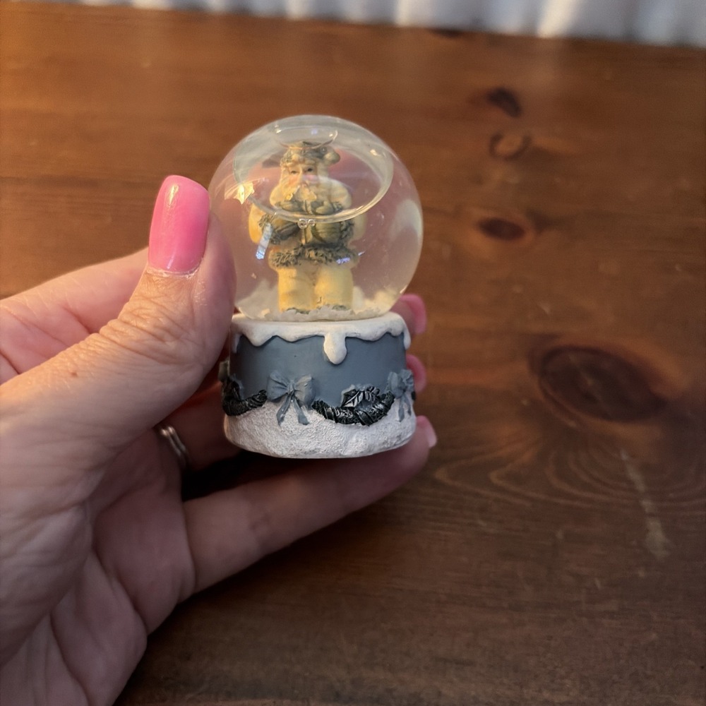 2" X 3" Santa Snow Globe